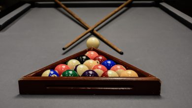 billiard balls and cues