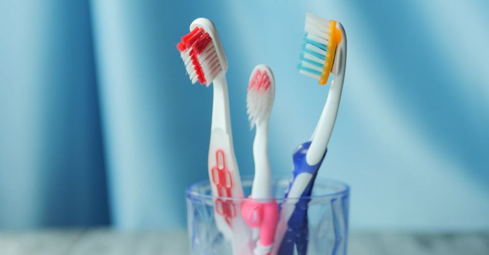 Electric Toothbrushes - Toothbrushes in Clear Glass