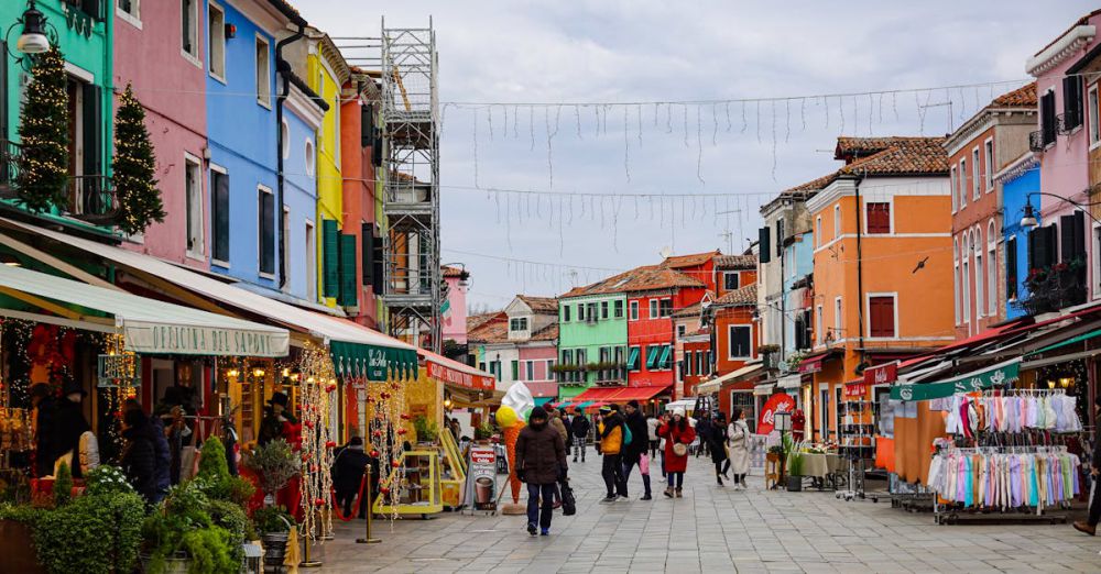 Boutiques - Free stock photo of architecture, arty houses, colourful community