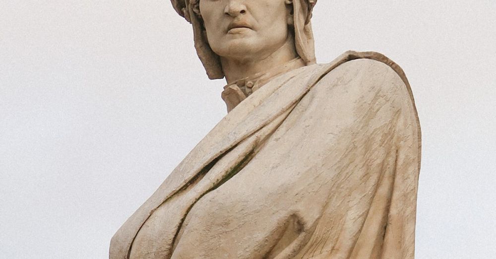 Tours - Marble statue of Dante Alighieri in Florence, showcasing Renaissance art.