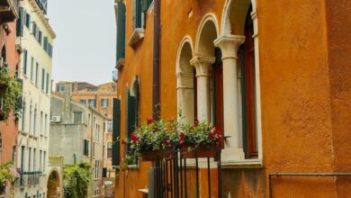 Tours - Explore the charming canals and historic architecture of Venice's beautiful streets.